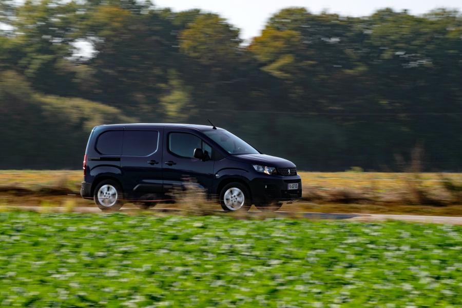  Peugeot Partner 2018 года  (WW) (фото 12 из 20)